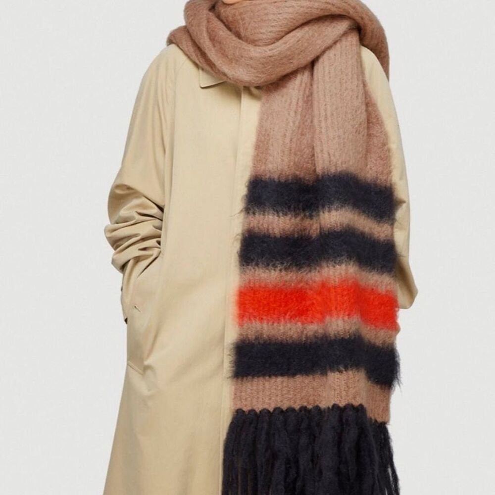 πNWOTπBurberry Graphic Stripe Mohair Silk Scarf - Picture 6 of 9